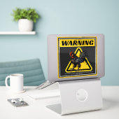 Warnhinweis für den Aufkleber (Laptop auf Schreibtisch)