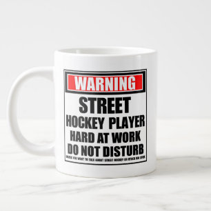 Warning Street Hockey Player hart am Werk Jumbo-Tasse