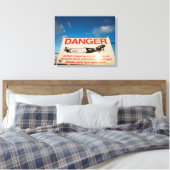 Warnschild in der Nähe des Flughafens St. Maarten Leinwanddruck (Insitu (Schlafzimmer))