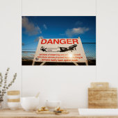 Warnschild in der Nähe des Flughafens St. Maarten Poster (Küche)