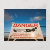 Warnschild in der Nähe des Flughafens St. Maarten Postkarte (Vorderseite)