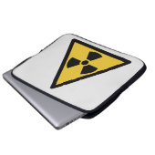 Warnsymbol (Radioaktive Gefahr) Laptopschutzhülle (Vorne Knopf)