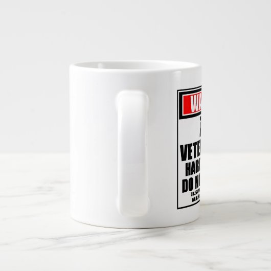 Warnung an Tierärzte am Arbeitsplatz Jumbo-Tasse (Rückseite)