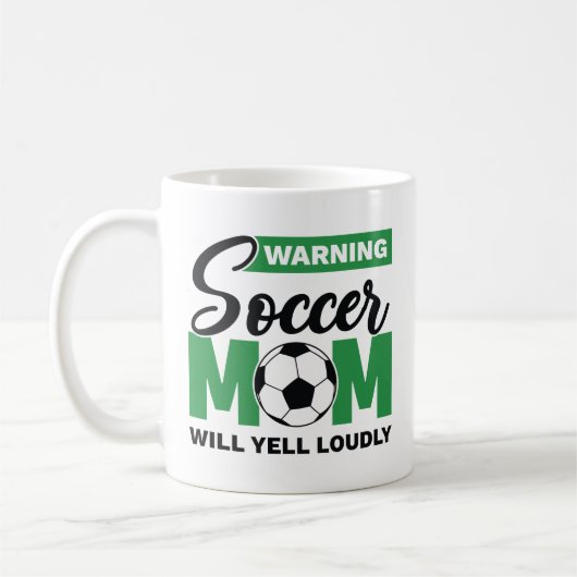 Warnung der Fußball-Mama Will Yell laut Kaffeetasse (Links)