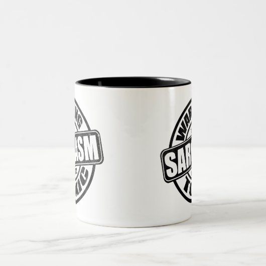 Warnung der toxischen Sarcasm-humorvollen Phrase Zweifarbige Tasse (Mittel)