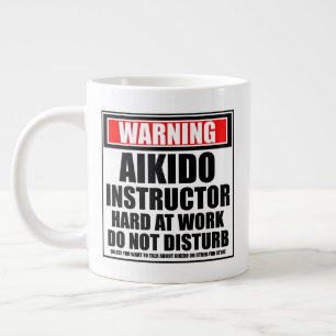 Warnung des Aikido-Instruktors hart am Arbeitsplat Jumbo-Tasse