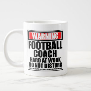Warnung des Fußballtrainers bei der Arbeit stört n Jumbo-Tasse