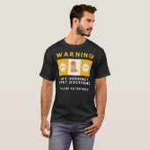 Warnung kann plötzlich beginnen, über Golden Retri T-Shirt (Vorne ganz)