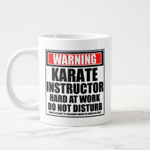 Warnung Karate Instructor hart am Arbeitsplatz Jumbo-Tasse