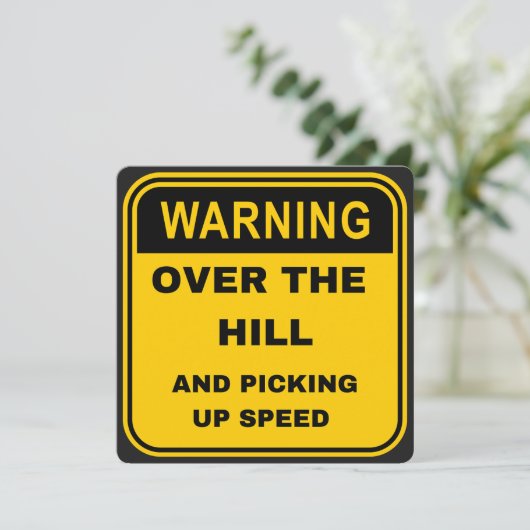 Warnung über den Hügel und Schnelligkeit (Stehend Vorderseite)