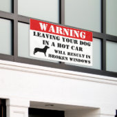 Warnung Verlassend Hund in Auto-Windows wird unter Banner (Äußeres Gebäude)