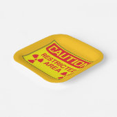 Warnung vor Strahlenbelastung in einem beschränkte Pappteller (Gewinkelt)