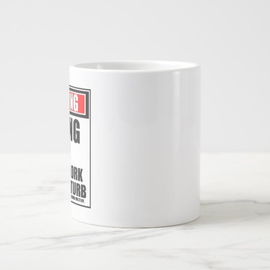 Warnung, wenn ein Lüfter hart am Arbeitsplatz ist, Jumbo-Tasse (Vorderseite)