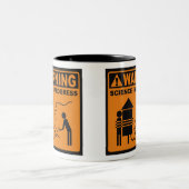 Warnung! Wissenschaft laufende © Kaffee-Tasse Zweifarbige Tasse (Mittel)