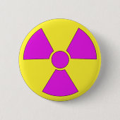 Warnzeichen der Strahlung magentarot und gelb Button (Vorderseite)