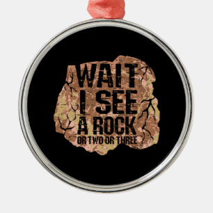 Warte, ich sehe einen Rock Ornament Aus Metall