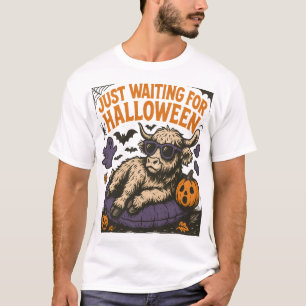 Warten auf Halloween Highland Cow T-Shirt