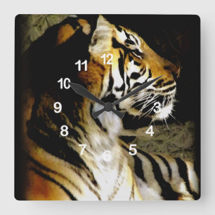 Warten_ Quadratische Wanduhr