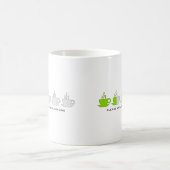 Warten Sie bitte… Koffein-Laden Kaffeetasse (Mittel)