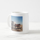 Wartend Pferd und Buggy Kaffeetasse (Vorderseite Links)