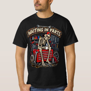 Wartender Mechaniker-Skelett Automobil T-Shirt