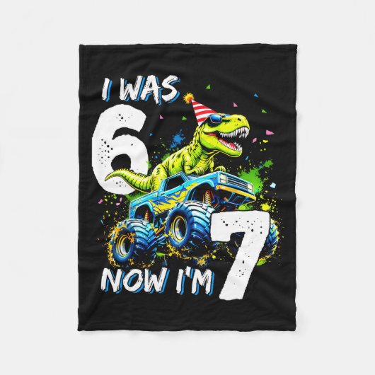 Was 6 Now I'm 7 Year Old Birthday 67 Monster Truck Fleecedecke (Vorderseite)