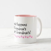 Was an den Großmüttern geschieht, bleibe an den Zweifarbige Tasse (VorderseiteRechts)