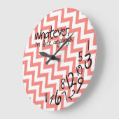 was auch immer - korallenrotes rosa Zickzack Große Wanduhr (Winkel)