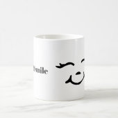 Was auch immer passiert, behalt zu lächeln. kaffeetasse (Mittel)