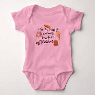 Was bei Memeres geschieht, BLEIBE bei Memeres Baby Strampler