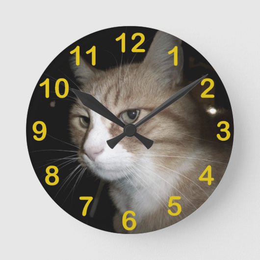 Was denkt er? runde wanduhr (Vorderseite)