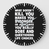 Was dich nicht umbringt, macht dich zu einem stärk große wanduhr (Vorderseite)