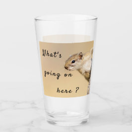 Was ist hier los mit Eichhörnchen-Foto? Glas