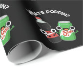 Was ist Poppin Funny Soda Pop Pun Dark BG Geschenkpapier (Rolleneckpunkt)