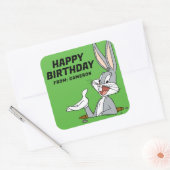 WAS IST UP DOC?™ BUGS BUNNY™ | Happy Birthday Quadratischer Aufkleber (Umschlag)