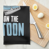 Was passiert auf dem Pontoon? Geschirrtuch (Viertel Falte)