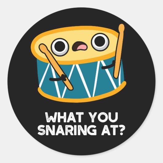 Was Sie bei der sonnigen Drummertrommel schnarchen Runder Aufkleber (Vorderseite)