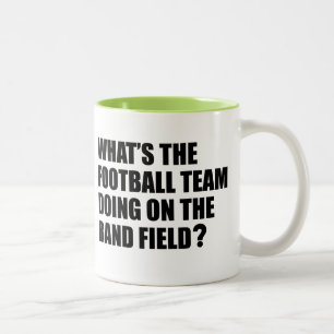 Was tut das Fußball-Team? Schulband-Humor Zweifarbige Tasse