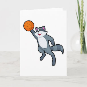 Waschbär als Basketballspieler mit Basketball Karte