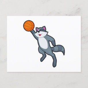 Waschbär als Basketballspieler mit Basketball Postkarte