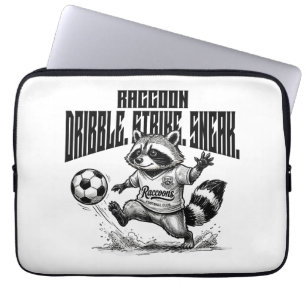"Waschbär-Fußballstar - Dribbel-Strike-Schleich " Laptopschutzhülle