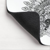 Waschbär in mit Federn versehenem Mousepad (Ecke)