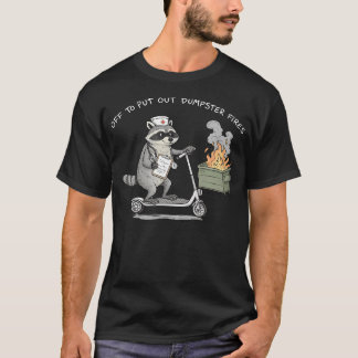 Waschbär-Krankenschwester auf dem Weg, Müllcontain T-Shirt
