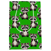 Waschbär-Muster-Design Grün Mittlere Geschenktüte (Vorderseite)