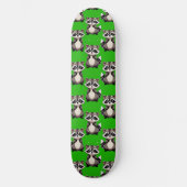 Waschbär-Muster-Design Grün Skateboard (Vorderseite)