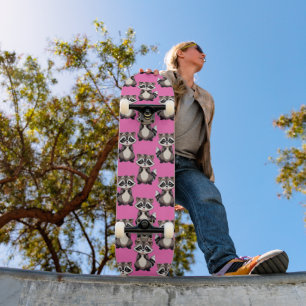 Waschbär-Muster-Design Rosa Skateboard