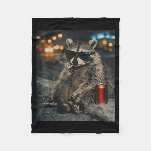 Waschbär raucht Zigarette Lustiges Tier Meme Fleecedecke (Vorderseite)
