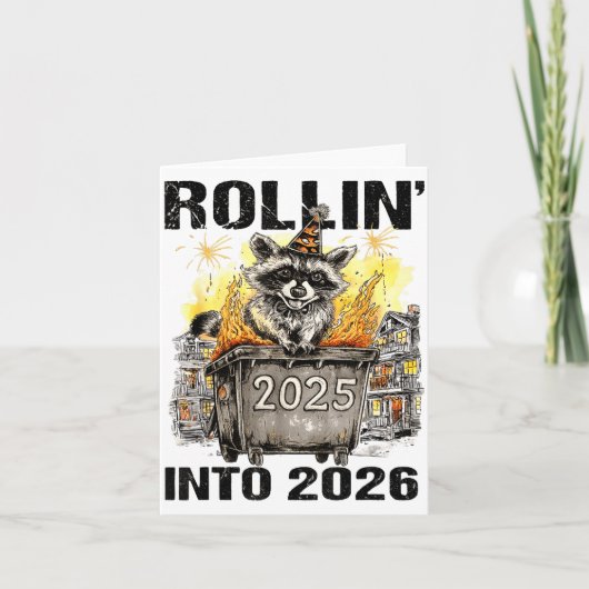 Waschbär rollt in 2026 Prost Neujahr 2026 Lustig Karte (Vorderseite)