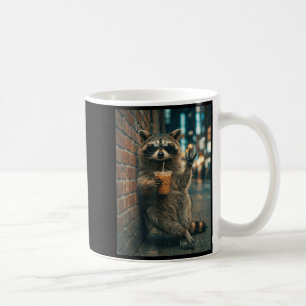 Waschbär trinkt eisgekühlten Kaffee Rock on Meme l Kaffeetasse