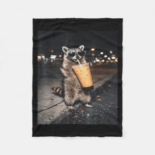 Waschbär trinkt Eiskaffee lustig für Männer, Fraue Fleecedecke